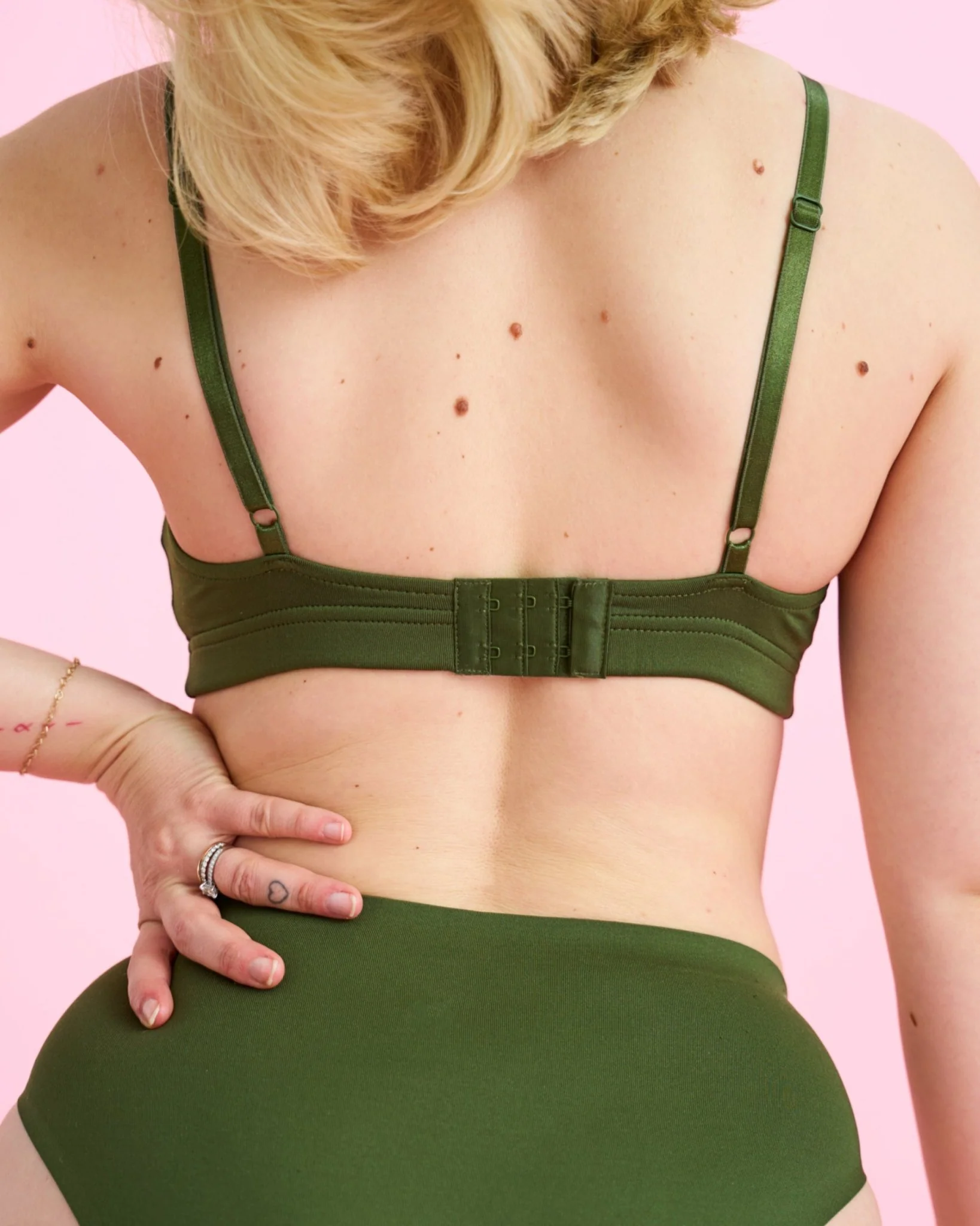Nïpples Bralette V-Shape SEAMLESS - Image 3