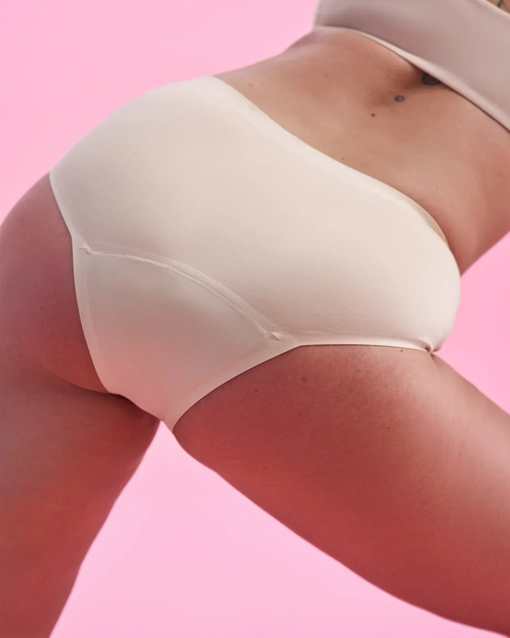 Period Panty – Extra Strong – Hipster SEAMLESS 1.0 - Image 2