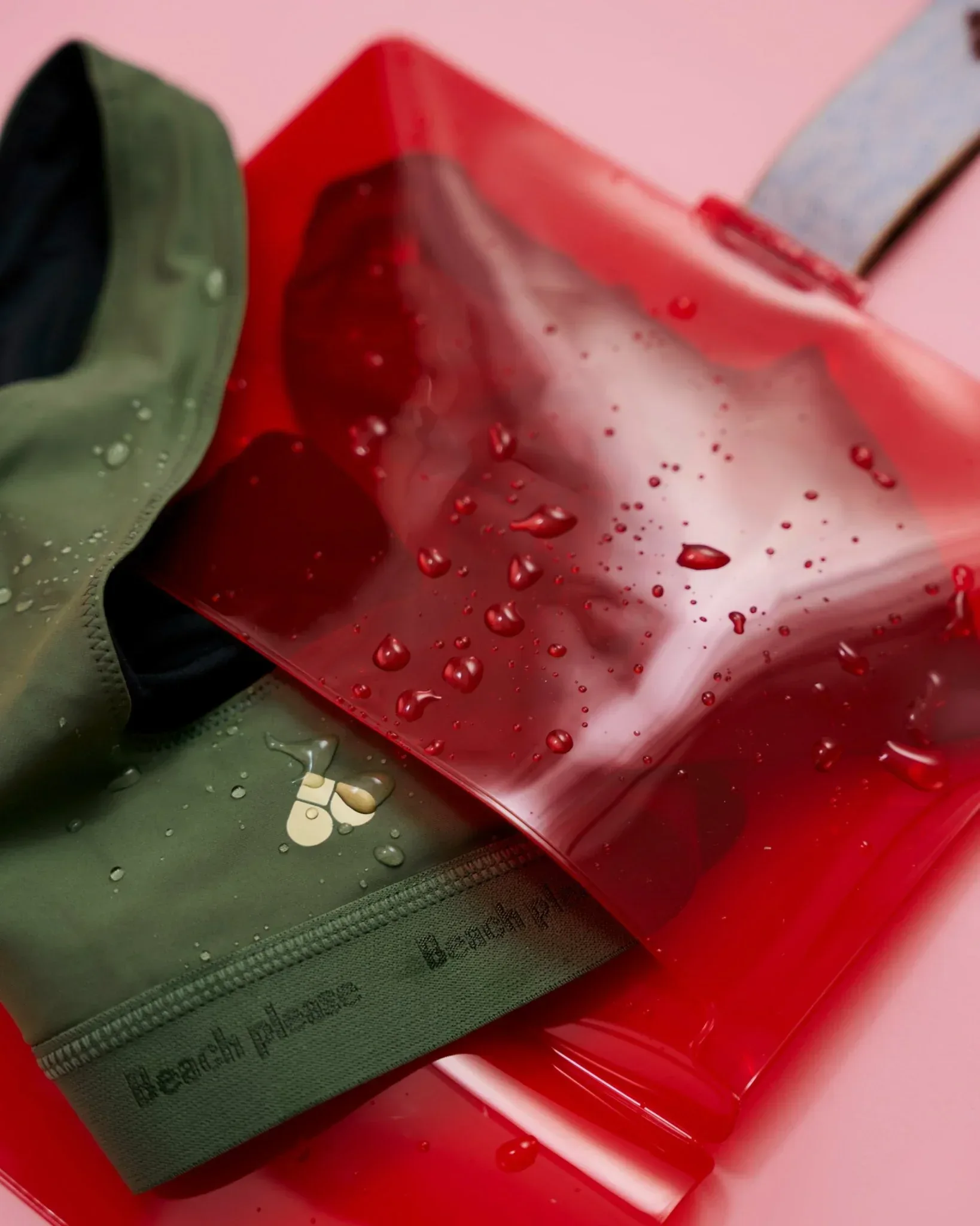 Wetbag - red LEO - Image 3
